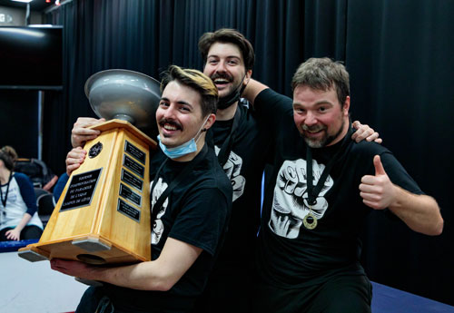 L'équipe Les 5 doigts de la main, formée de Jonathan Imhoff, Julien Tremblay et Xavier Lacroix, a remporté la 16e édition du tournoi.